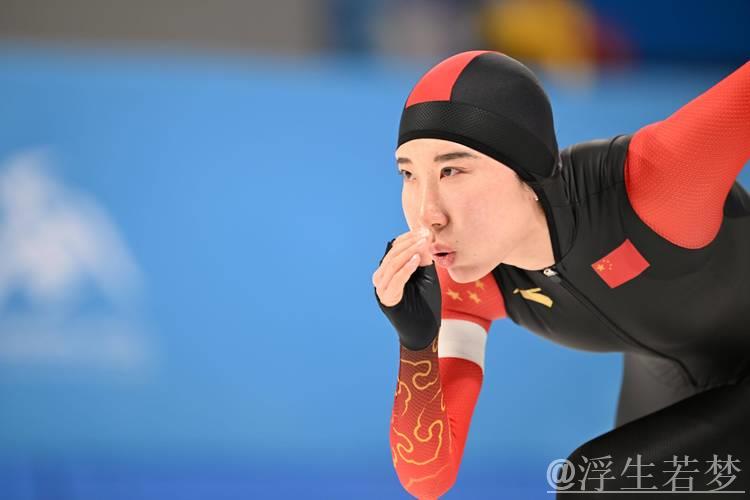 韩梅在女子1000米比赛中获得第七名 韩梅在女子1000米比赛中获得第七名