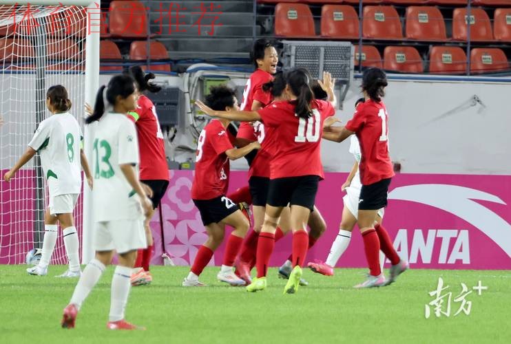 全国女足联赛广东赛区开赛 一睹众国脚风采